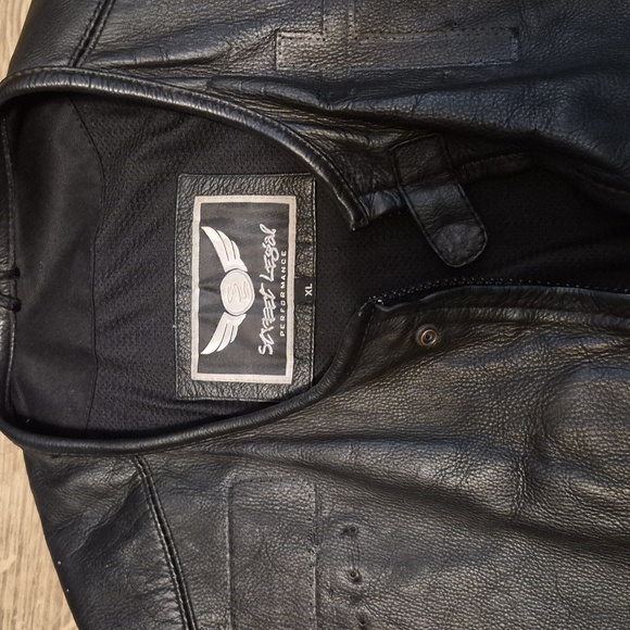 STREET LEGAL MENS RIDING Black Leather Vest with Adjustable Straps - Picture 2 of 3